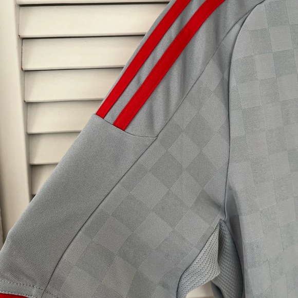 Liverpool Torres soccer jersey - Picture 9 of 13